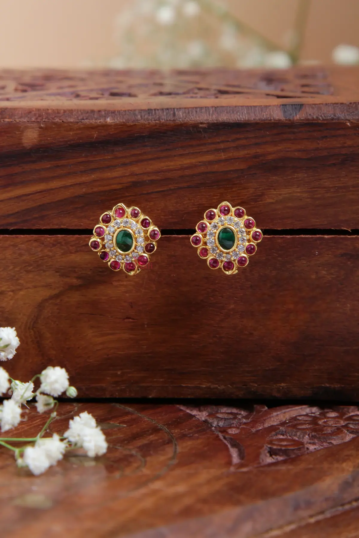Goldtone Tiny Oval Earstuds